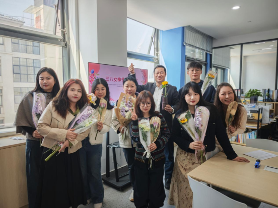 情暖三月，致敬芳华——东语学院为女教师送上国际妇女节祝福