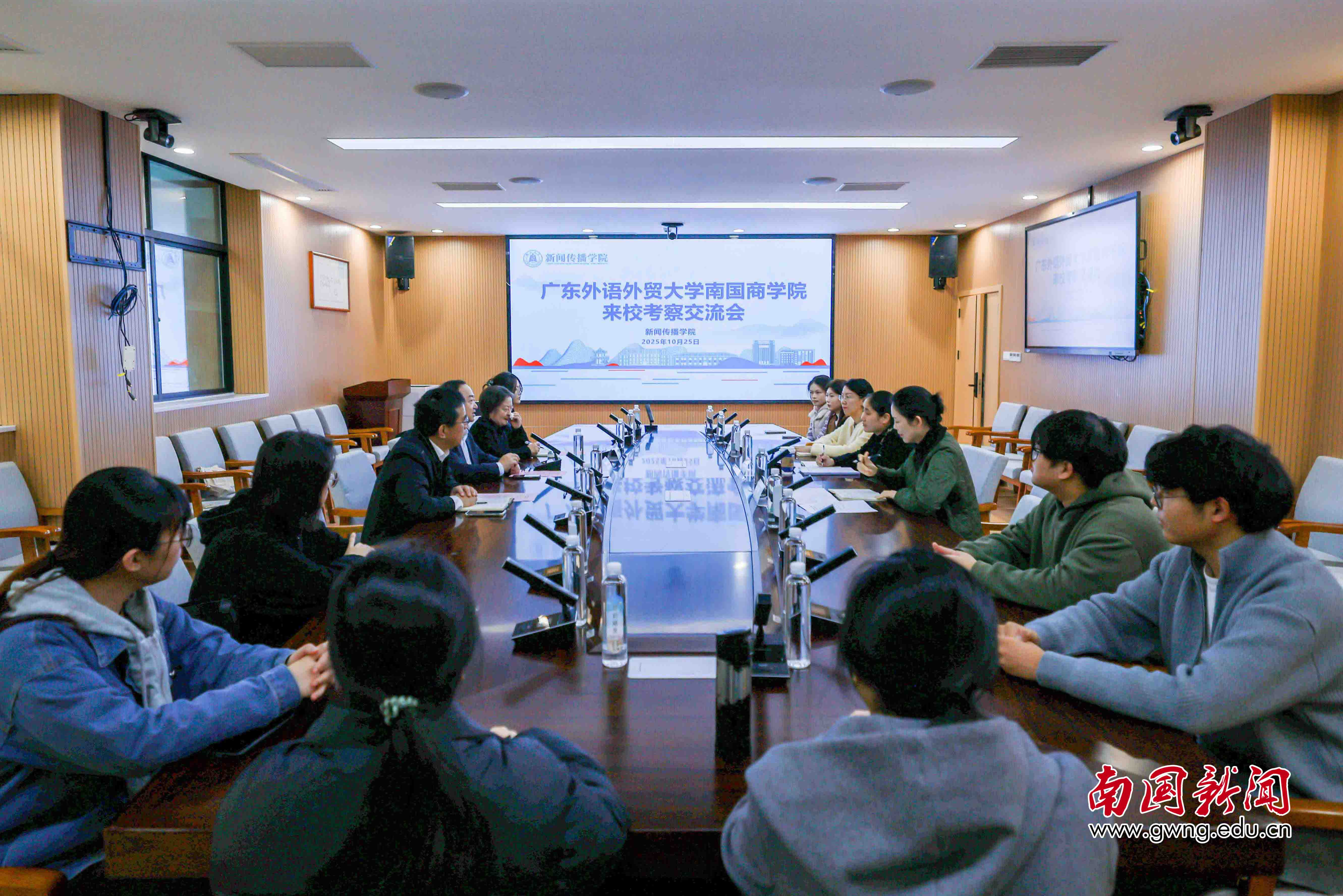 丁小军率队赴湖北大学深化校际合作 10名交流生分享跨校学习成果